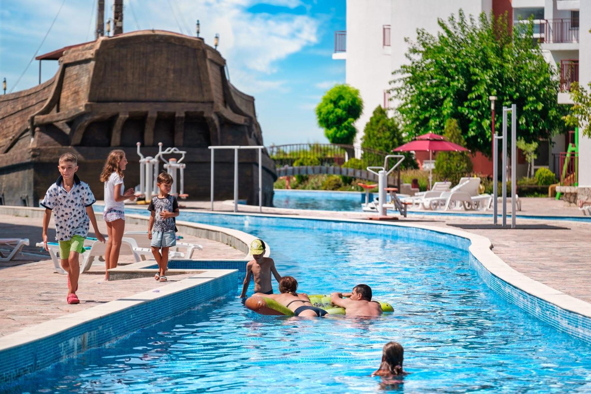 Privilege Fort Beach Apartments Sveti Vlas Ngoại thất bức ảnh