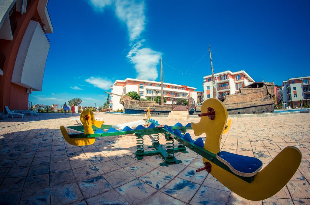Privilege Fort Beach Apartments Sveti Vlas Ngoại thất bức ảnh
